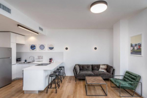 Front Beach in luxury Building Hayarkon 29